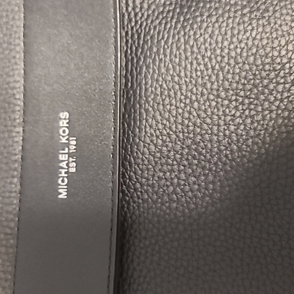 SALE Michael Kors Unisex Messenger Bag - Picture 3 of 10